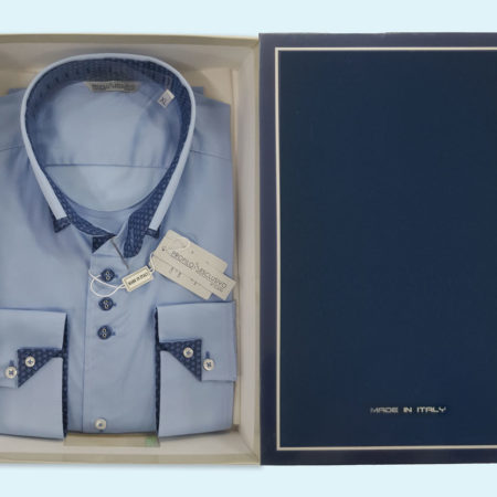 camicia-uomo-profilo-esclusivo-cielo-azzurro-bottoncini-infiancata-art-robert-Made-in-Italy