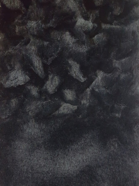 Giacca bottoni in eco-pelliccia  lavorata e liscia ai bordi di colore  nero, E185222, Cheitt - immagine 2