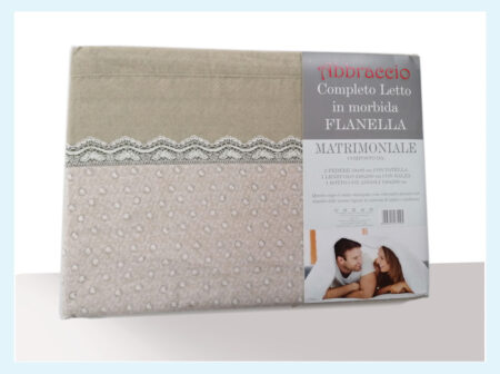 Completo lenzuola in flanella Matrimoniale 2 piazze, art. Abbraccio, Diadema variante tortora Articolo <i><span style="color: red;">ESAURITO</span></i>