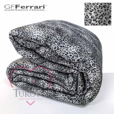 Fantastica trapunta a due piazze matrimoniale con stampa leopardata con la colorazione sul bianco nero e grigio di marca GF Ferrari.