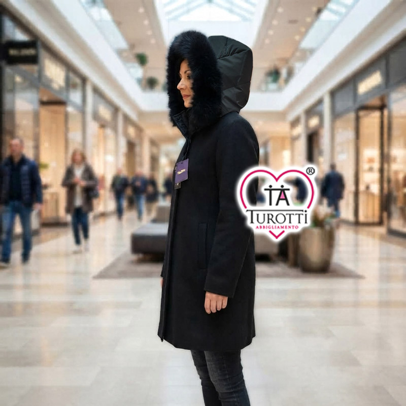 Giaccone Donna Lana Talenti con Cappuccio e Profilo in Pelo 26108 modello M26T254